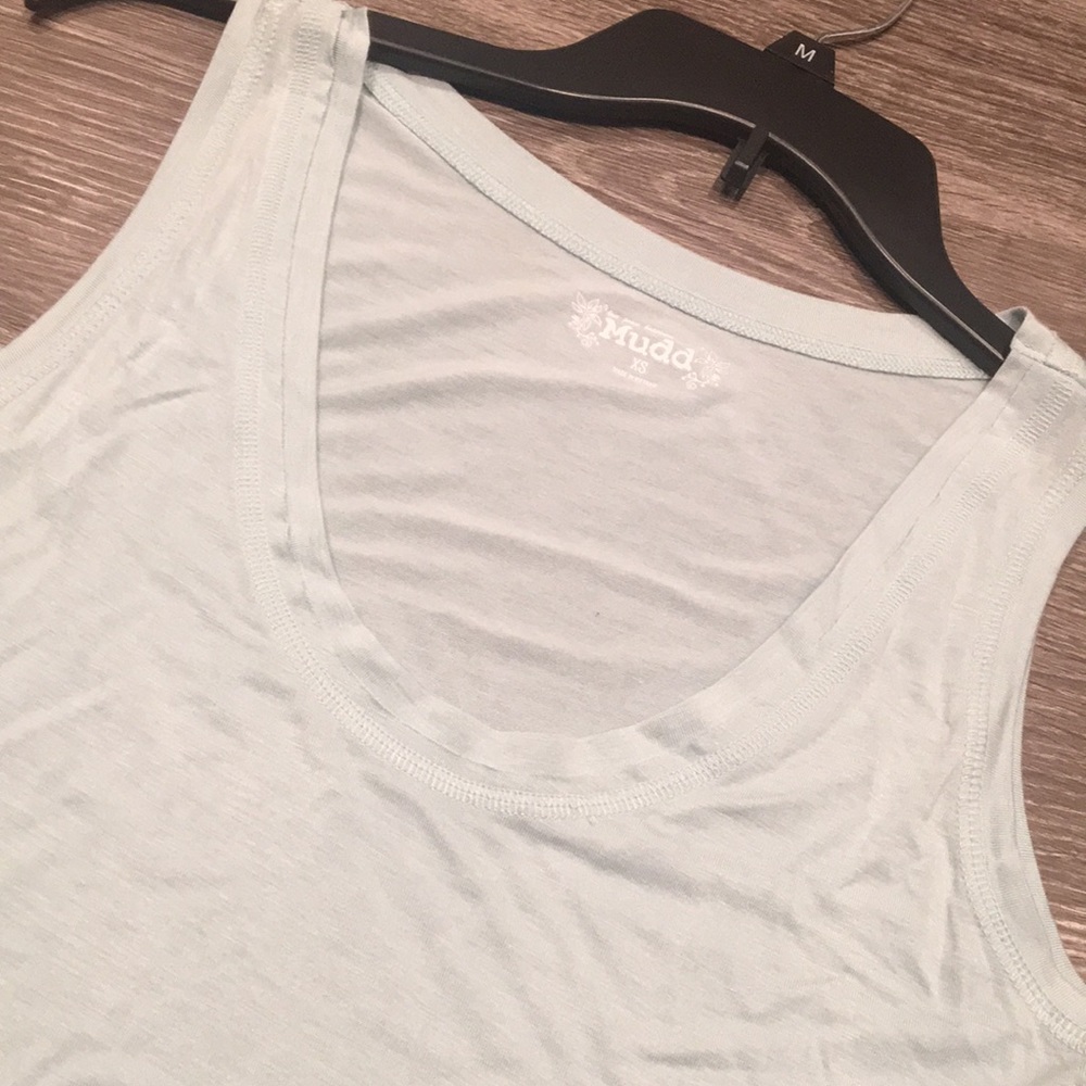 NWT Mudd Curved Hem Tank 🖤 - Picture 2 of 7